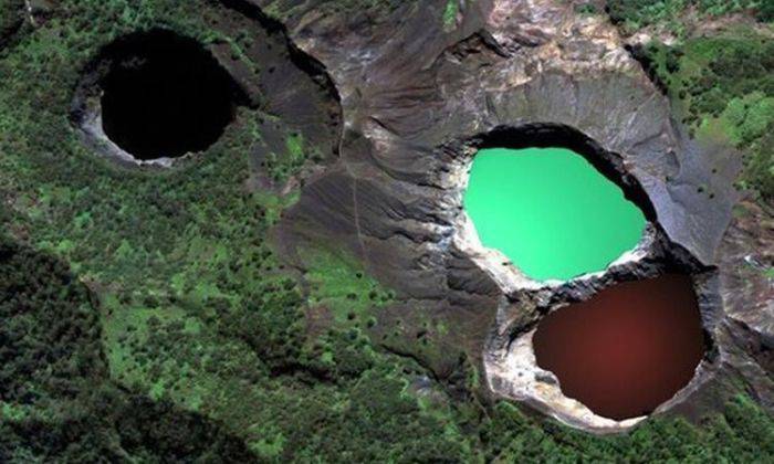 Minuni ale naturii   Lacuri tricolore