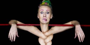 VIDEO   Această artistă din Serbia își transformă corpul cu iluzii optice senzaționale   Incredibilia.ro