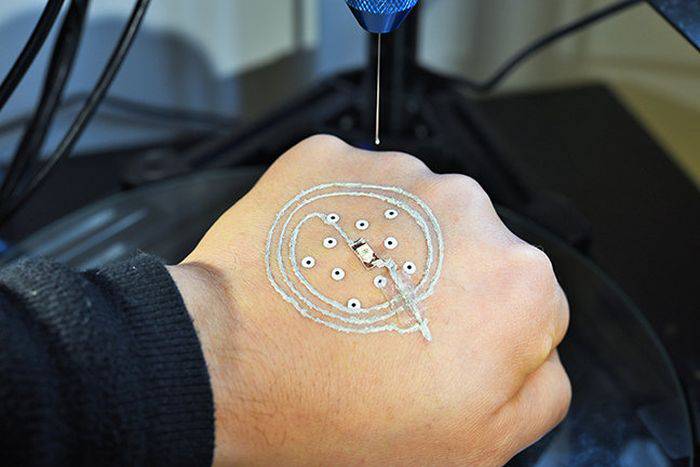 O revoluție tehnologică   Circuitele electronice și celulele pot fi imprimate 3D direct pe piele